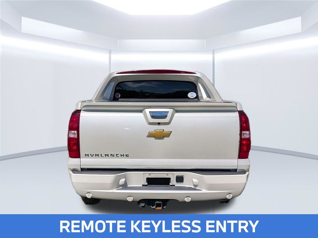 Used 2013 White Diamond Clearcoat Chevrolet LTZ image 5