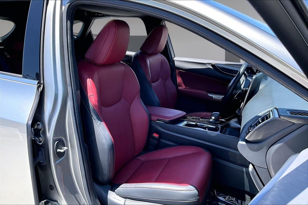 Used 2022 Atomic Silver Lexus 350h Premium image 27