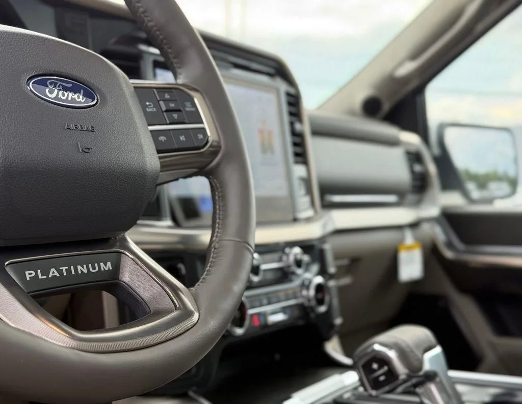 New 2026 Star White Metallic Tri-Coat Ford Platinum® image 15