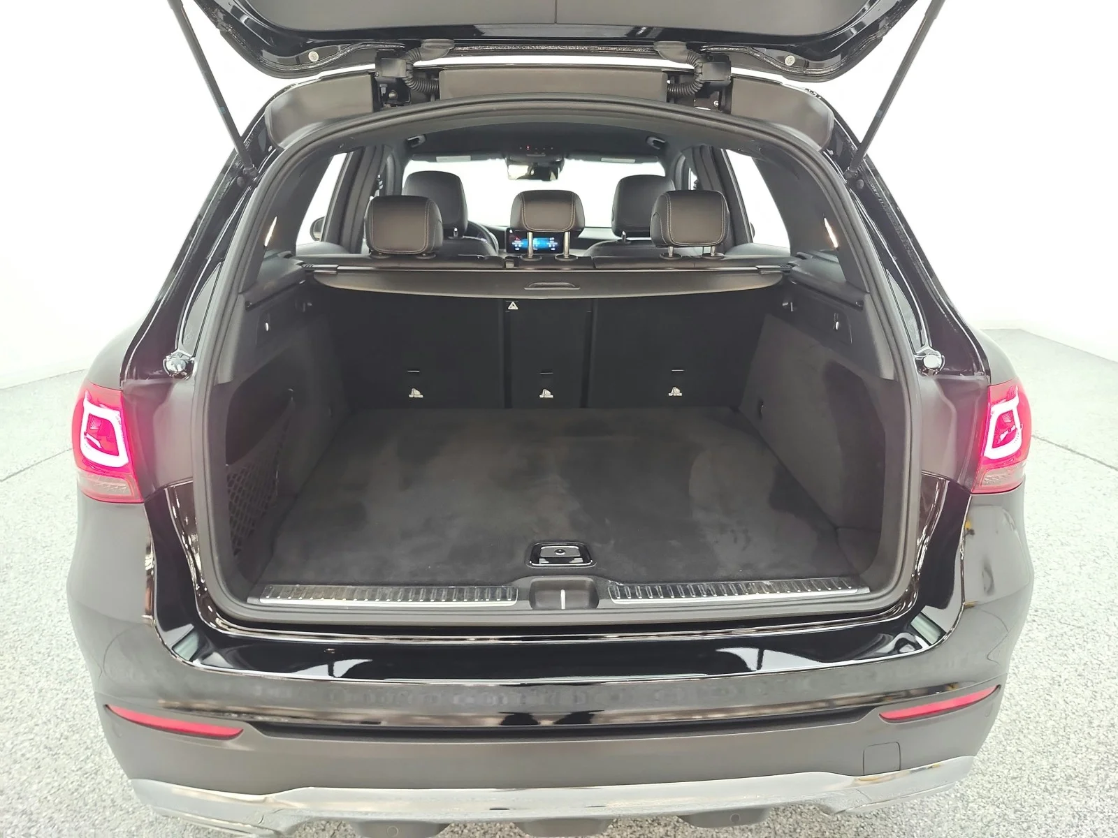 Used 2022 Black Mercedes-Benz GLC 300 SUV image 26