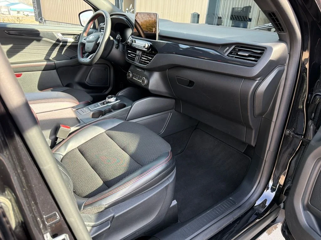 Used 2025 Black Ford ST-Line Select image 18