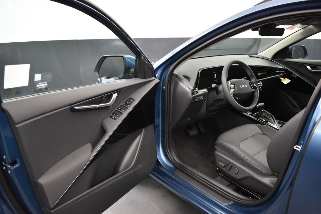 New 2026 Mineral Blue Kia EX image 5