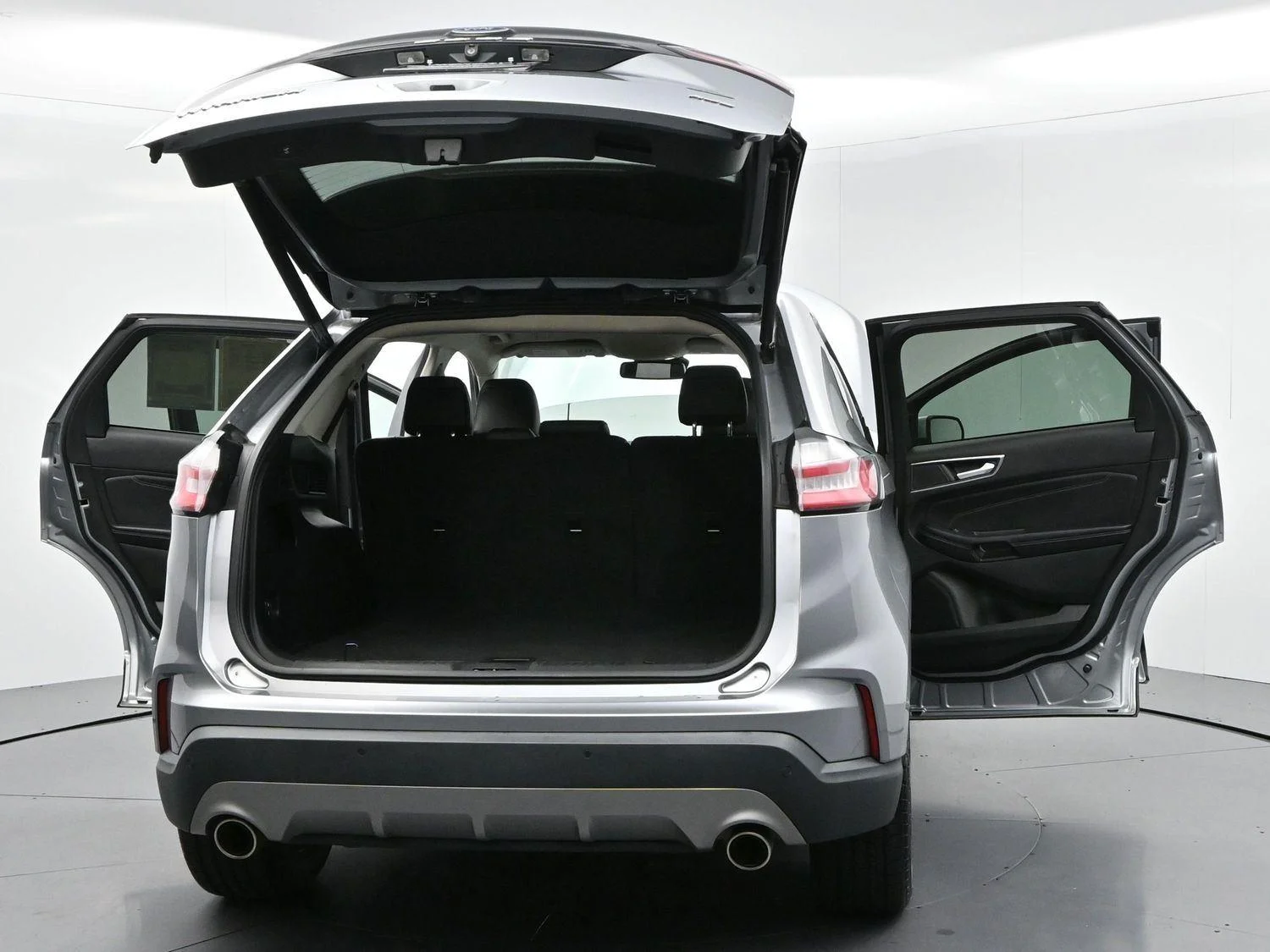 Used 2022 Iconic Silver Ford Titanium image 48
