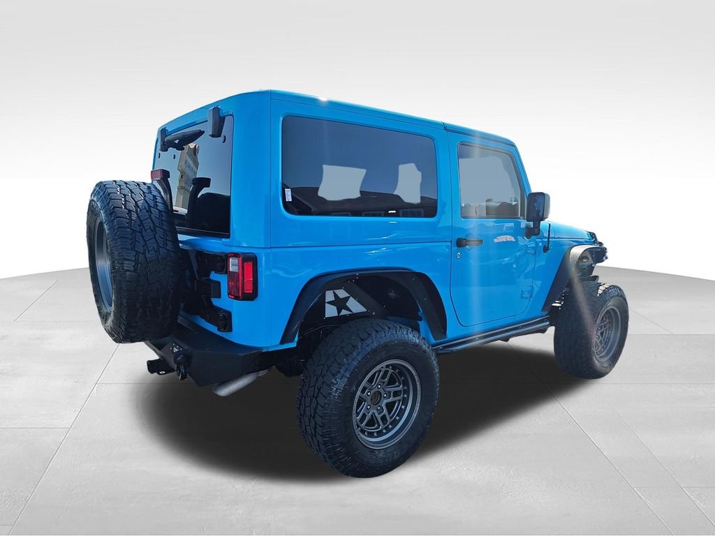 Used 2017 Blue Jeep Sahara image 5