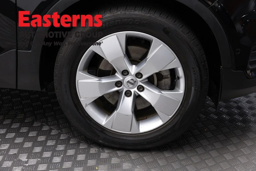 Used 2019 Black Volvo Momentum image 30