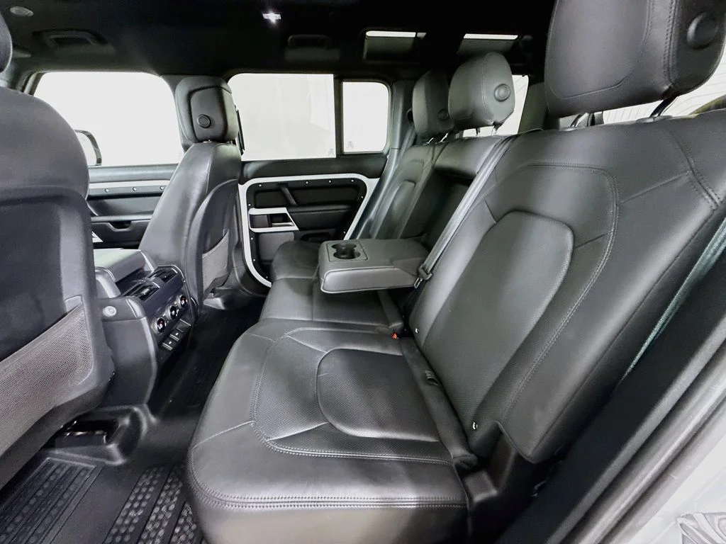 Used 2024 White Land Rover S image 25