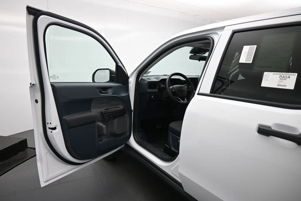New 2026 Oxford White Ford XLT image 8