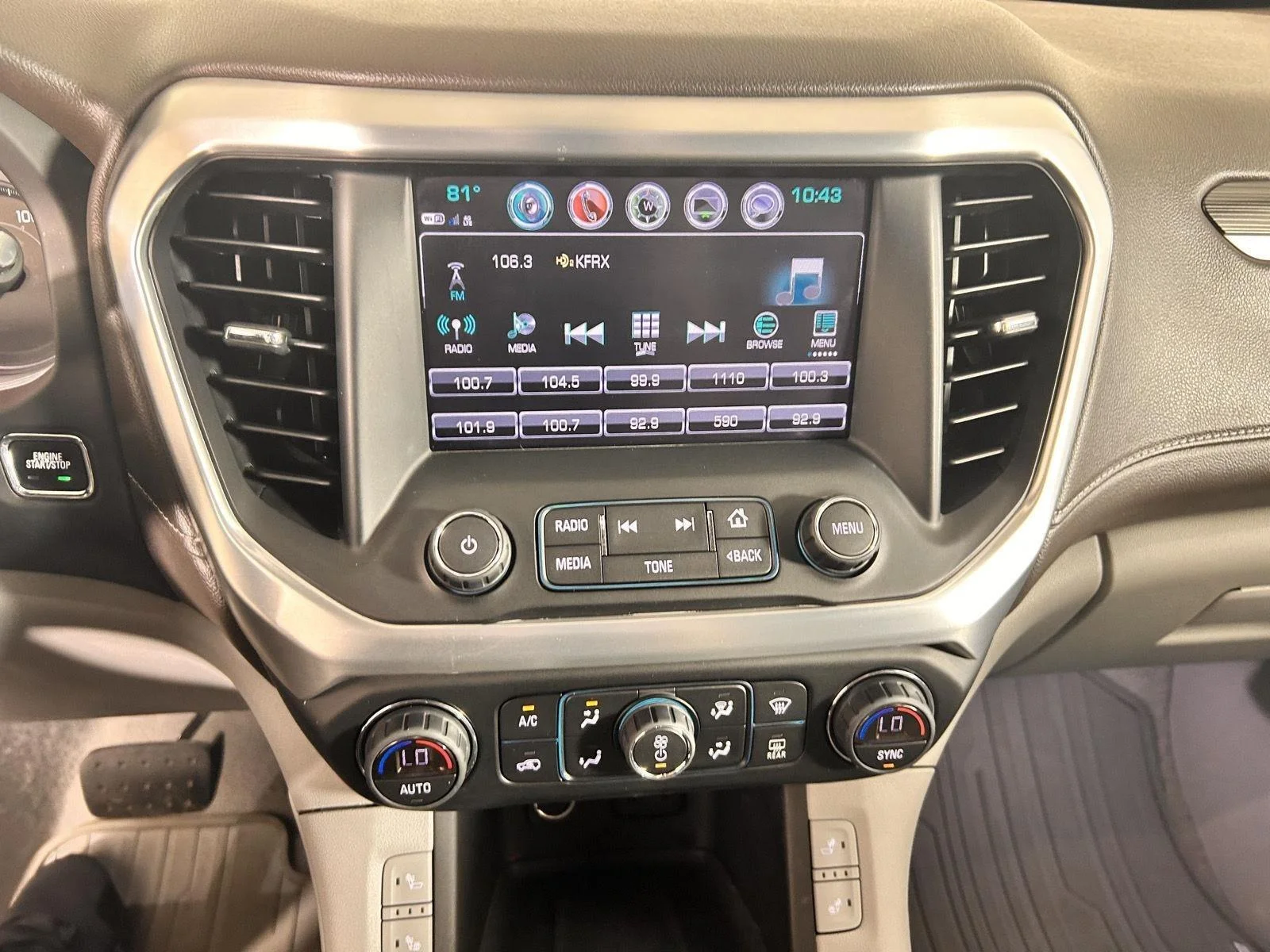 Used 2018 Summit White GMC SLT image 21