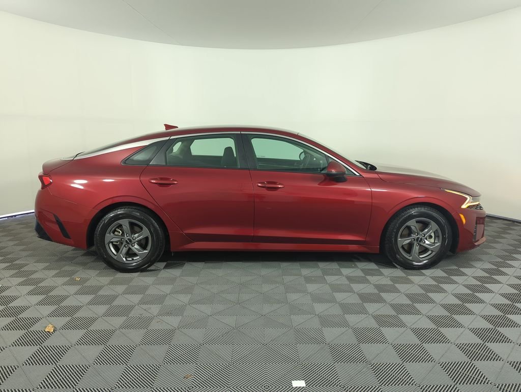 Used 2023 Red Kia LXS image 8