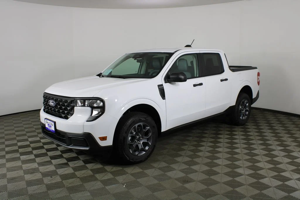 New 2026 White Ford XLT image 3