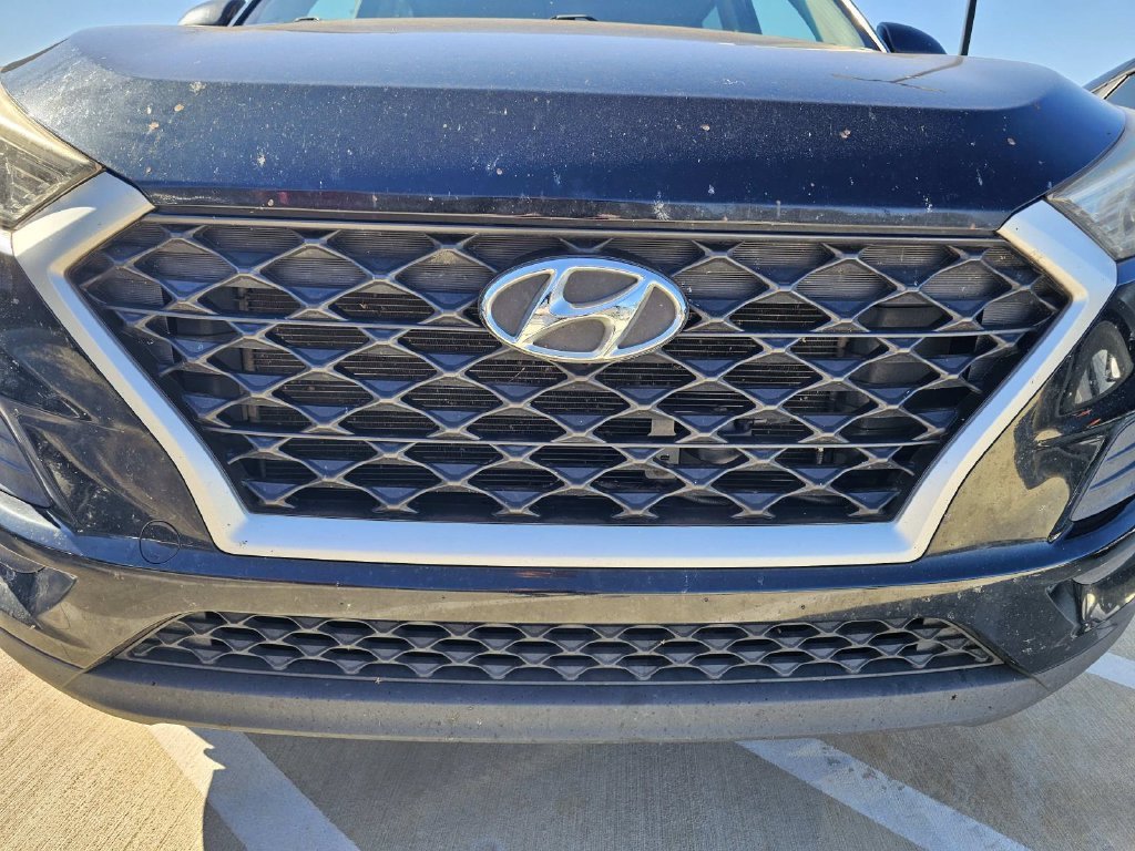 Used 2020 Black Hyundai Value image 6