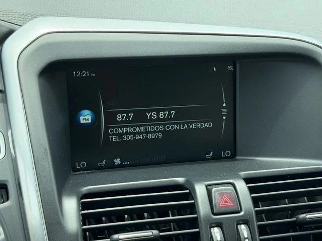 Used 2016 Gray Volvo T6 image 23