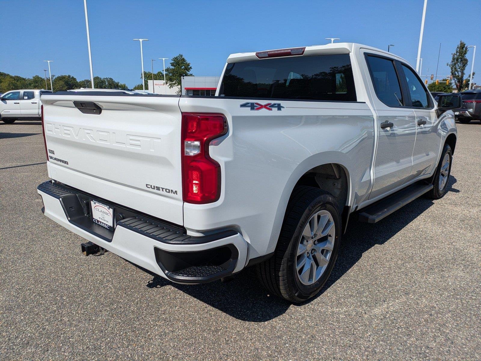 Used 2021 Summit White Chevrolet Custom image 4