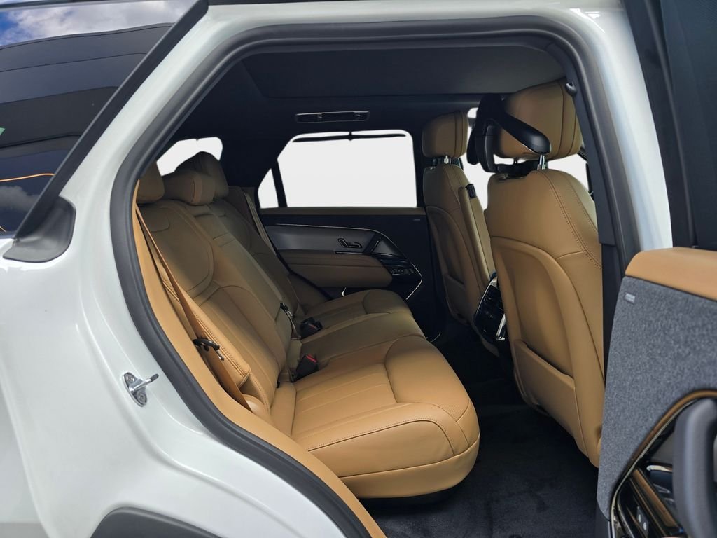 New 2026 Fuji White LAND ROVER SE image 11