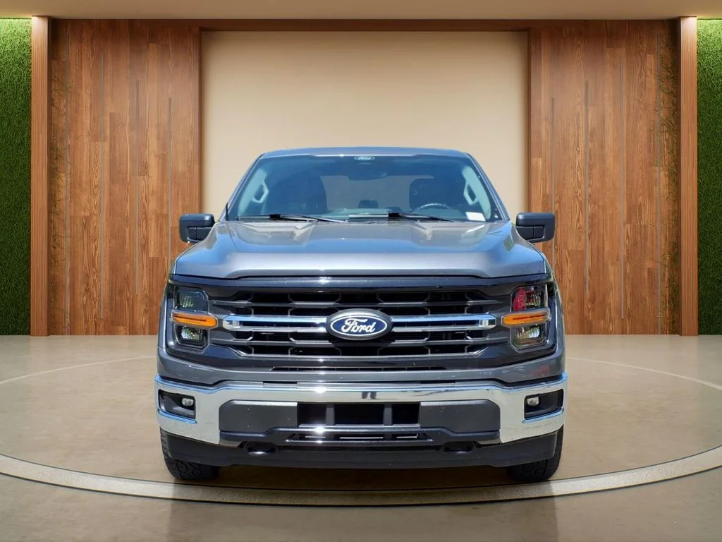 Used 2025 Gray Ford XLT image 2
