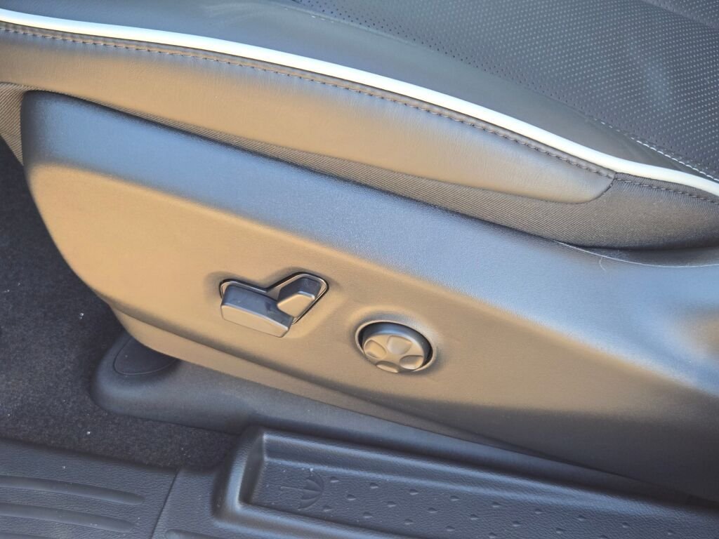 2026 Chrysler Pacifica Limited - Photo 24