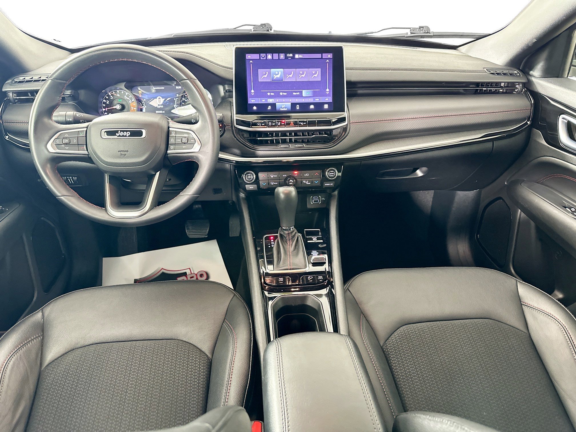 Used 2024 Hydro Blue Pearlcoat Jeep Trailhawk image 28