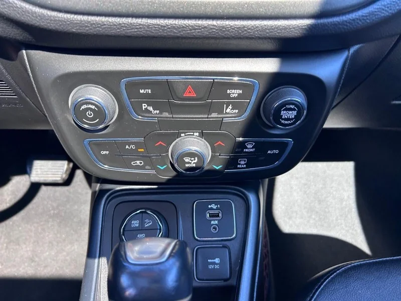 Certified Used 2021 Laser Blue Jeep 4WD Trailhawk image 16