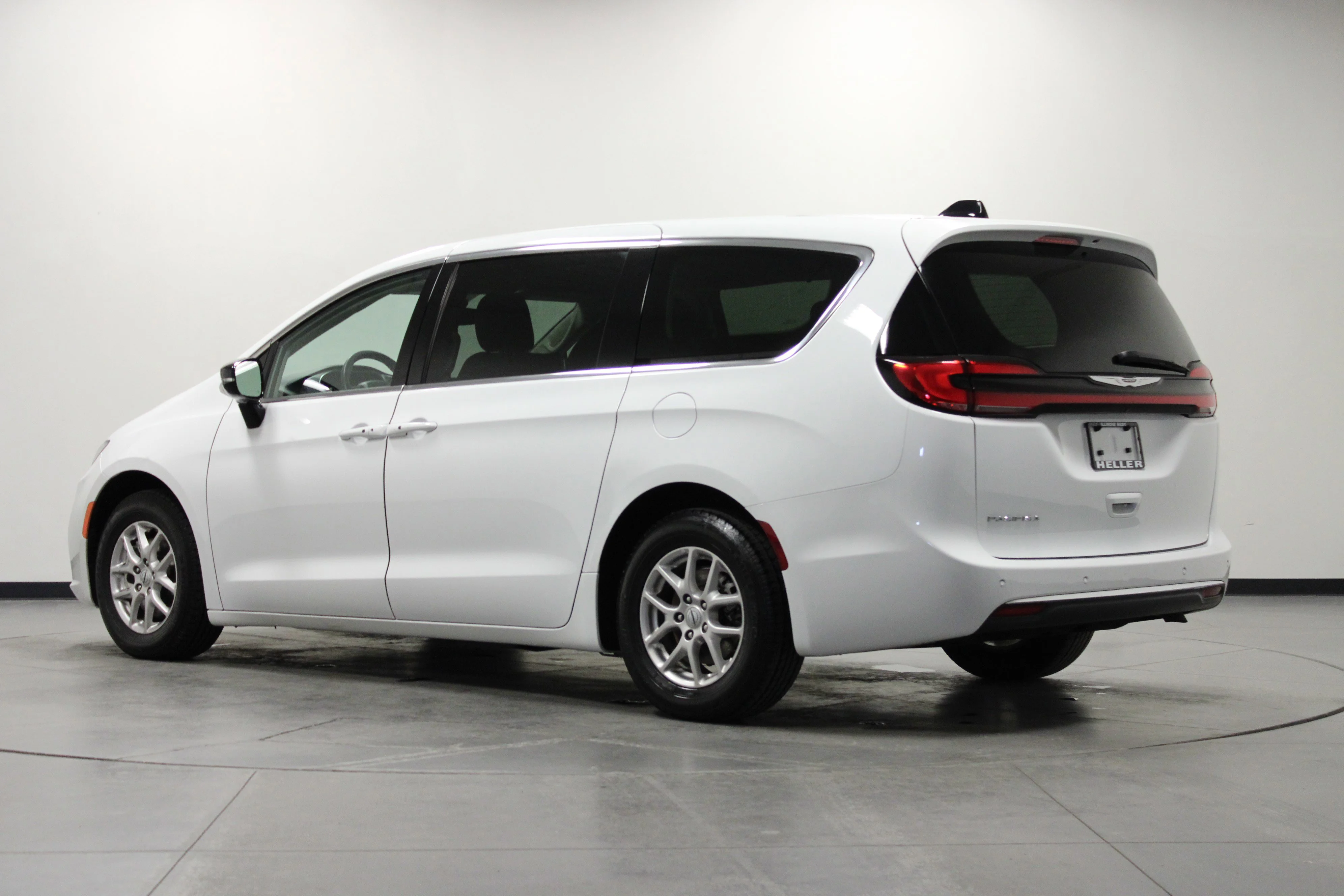 Used 2024 Bright White Clearcoat Chrysler Touring L image 6