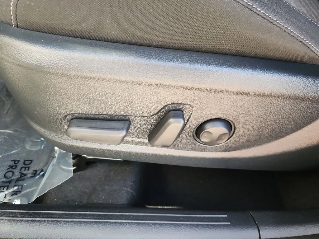 Used 2025 White Kia EX image 8