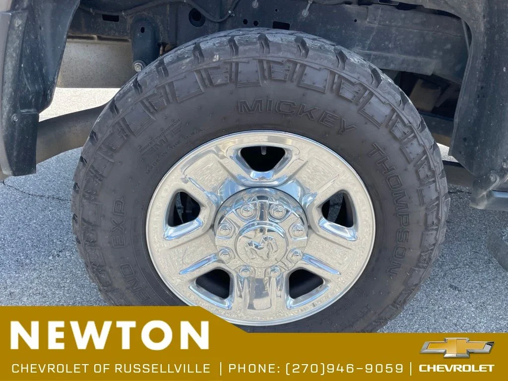 Used 2022 Crystal Metallic Ram Tradesman image 18