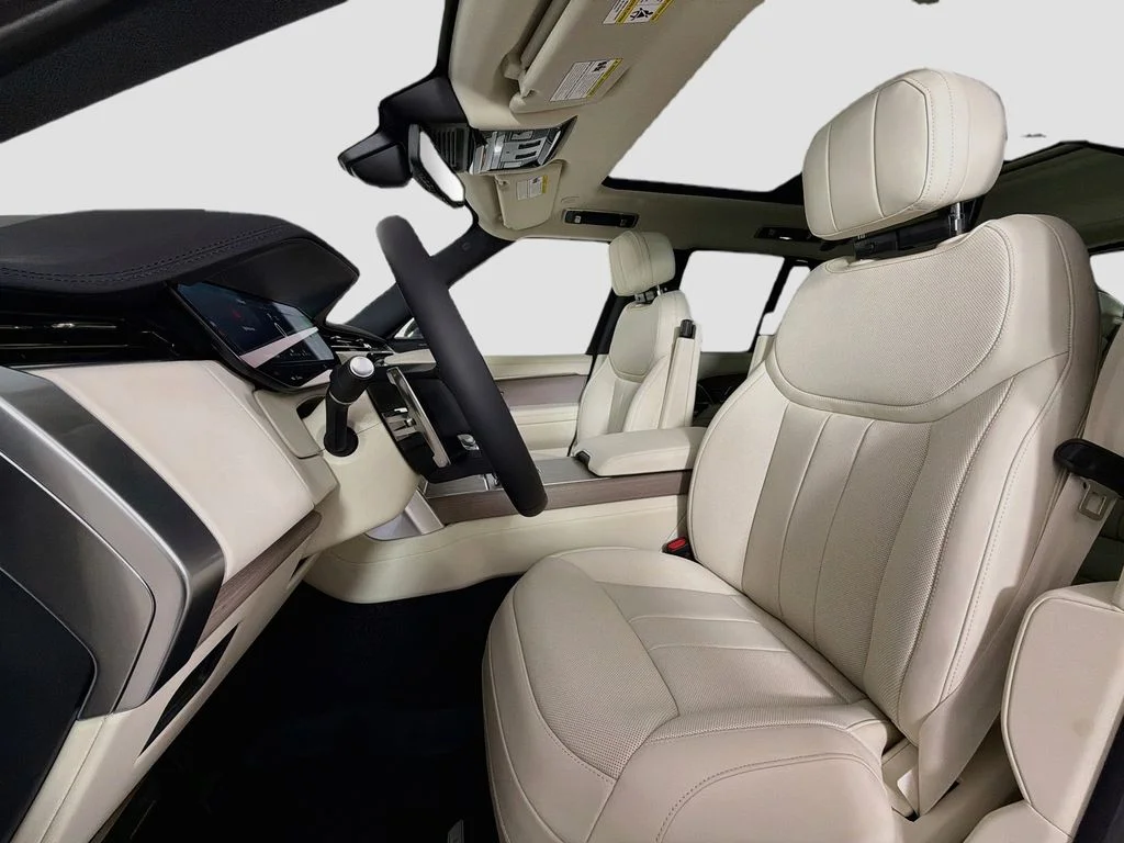 New 2026 Fuji White Land Rover SE image 22