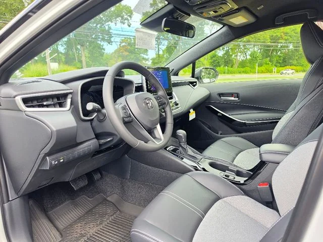 New 2026 Wind Chill Pearl with Midnight Black Metallic roof Toyota XSE image 13