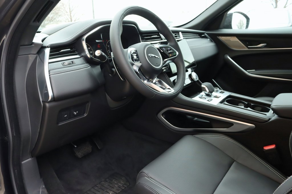 2026 JAGUAR F-PACE - Image 12