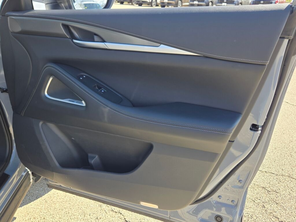 Used 2025 Gray INFINITI LUXE image 7