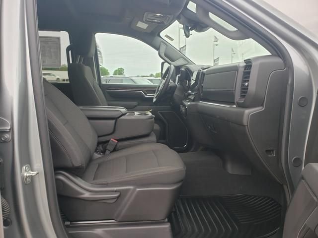 Used 2025 Gray Chevrolet LT image 16