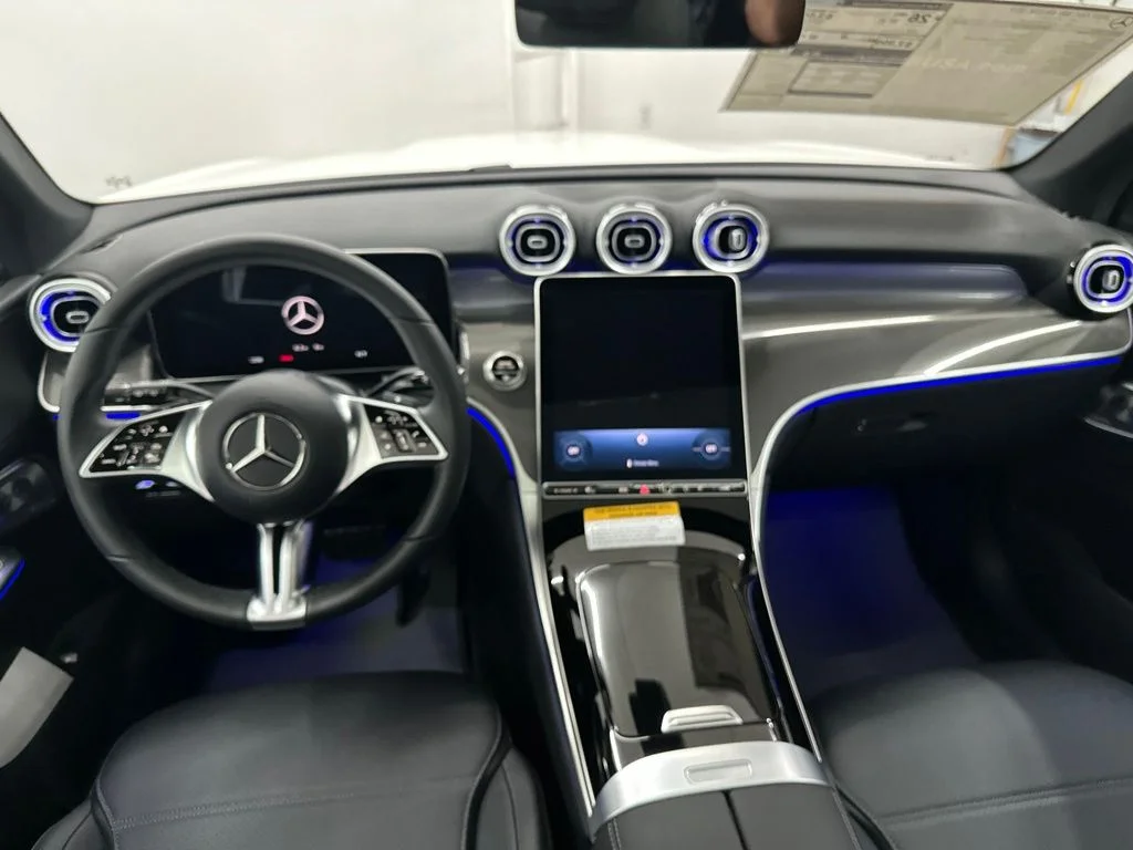 New 2027 White Mercedes-Benz GLC 300 image 22