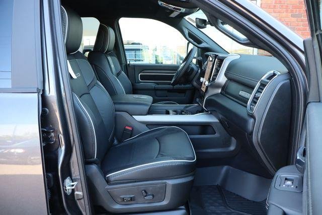 New 2026 Granite Crystal Metallic Clear-Coat Exterior Paint RAM LARAMIE image 65