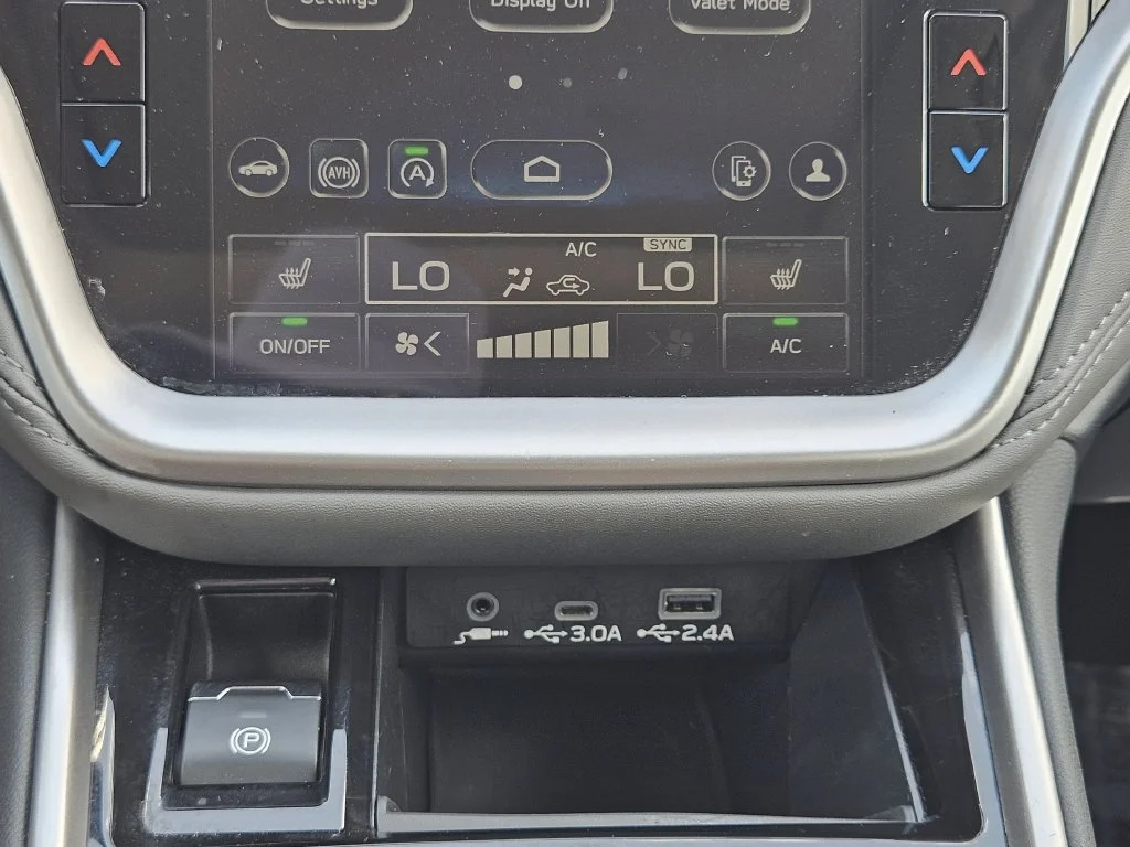 Used 2025 White Subaru Onyx Edition image 20