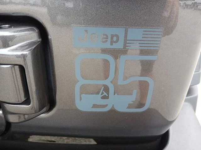 New 2026 Granite Crystal Metallic Clear-Coat Exterior Paint Jeep 85th Anniversary Edition image 4
