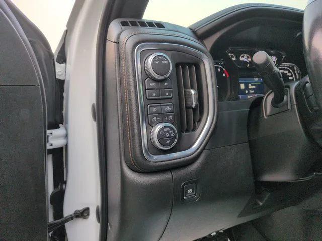 Used 2021 Summit White GMC  image 13