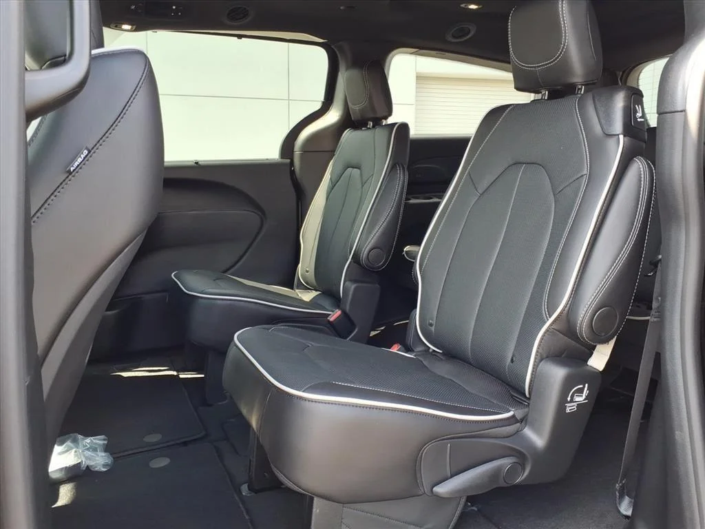 2026 Chrysler Pacifica Limited - Photo 29