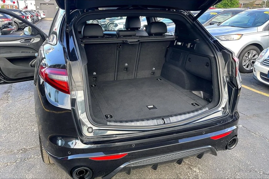 Used 2023 Black Alfa Romeo Veloce image 28