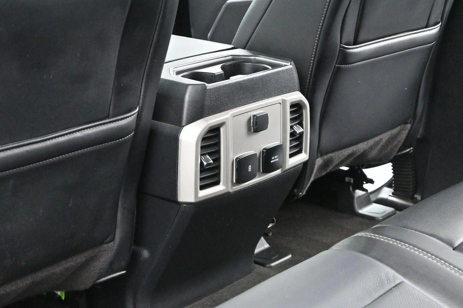 Used 2020 Magma Red Ford LARIAT image 31