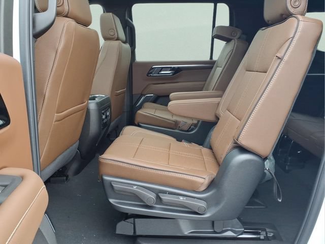 New 2026 Polar White Tricoat Chevrolet High Country image 19