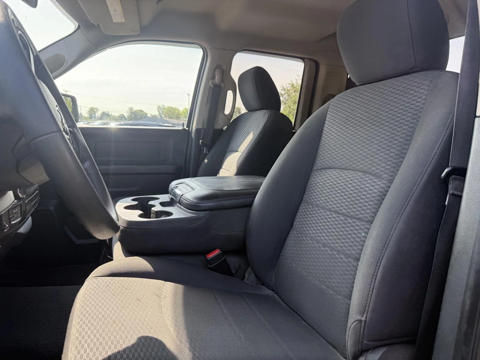 Used 2019 True Blue Pearlcoat Ram Express image 4
