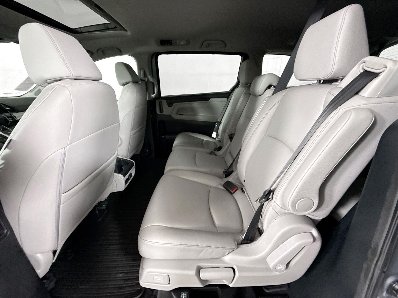 Used 2023 Lunar Silver Metallic Honda EX-L image 30