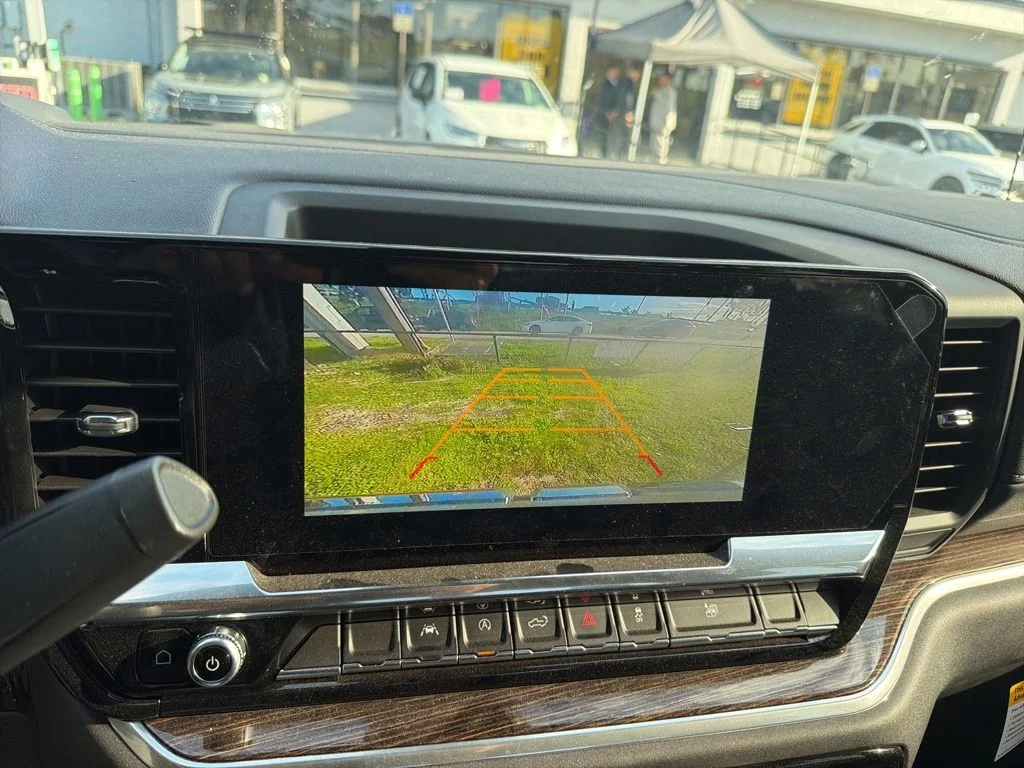 Used 2025 Sterling Metallic GMC Elevation image 4