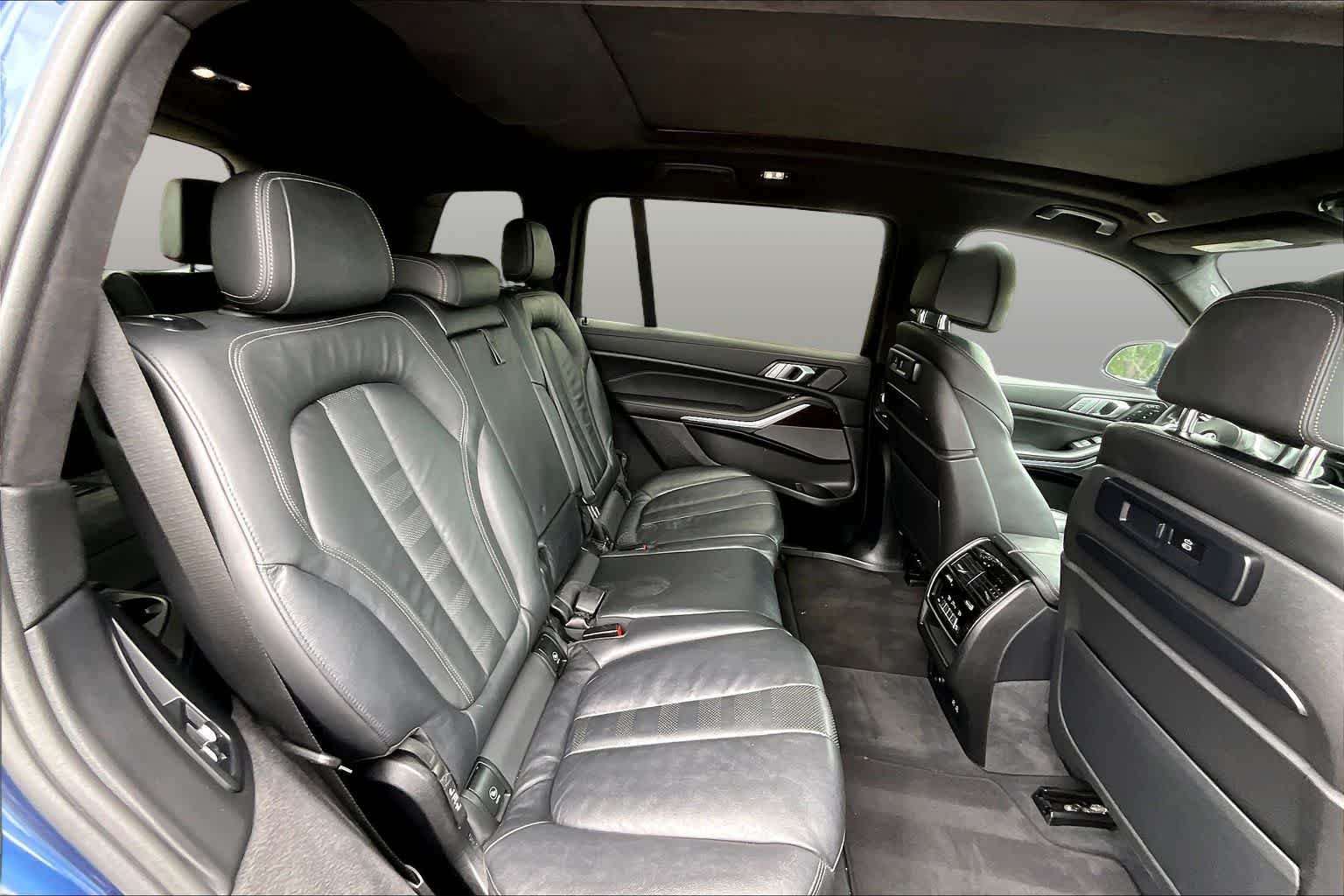Used 2019 Phytonic Blue Metallic BMW xDrive50i image 19
