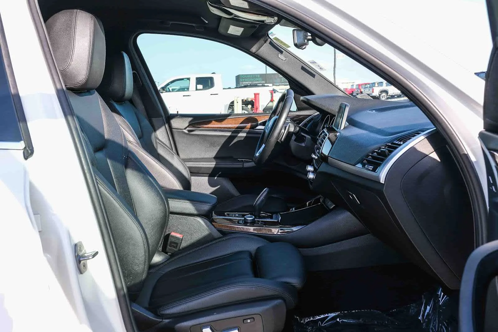 Used 2019 Alpine White BMW sDrive30i image 16
