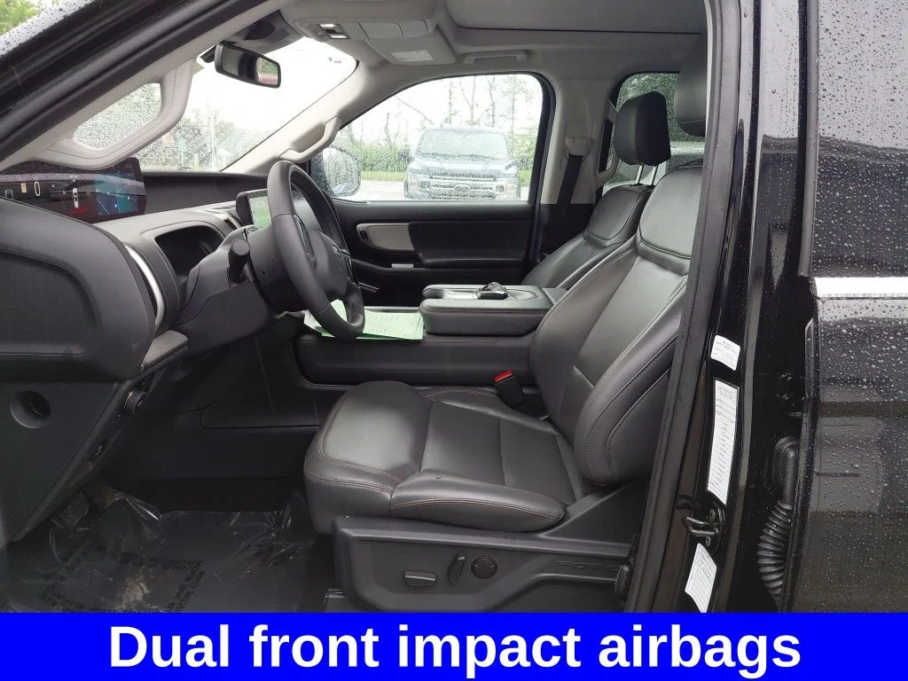 Used 2025 Black Metallic Ford Active image 19