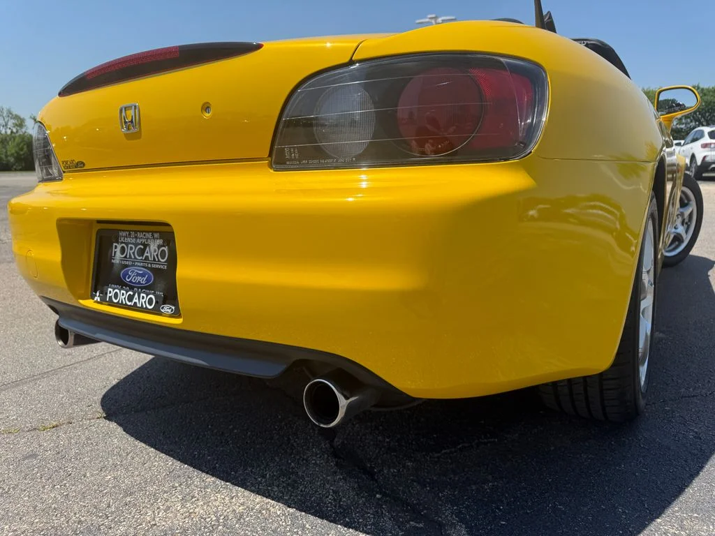 Used 2001 Spa Yellow Pearl Honda Convertible image 4
