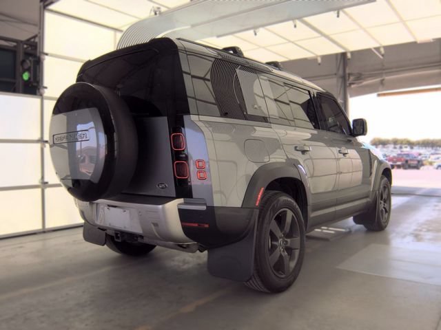 Used 2023 Silver Land Rover  image 3
