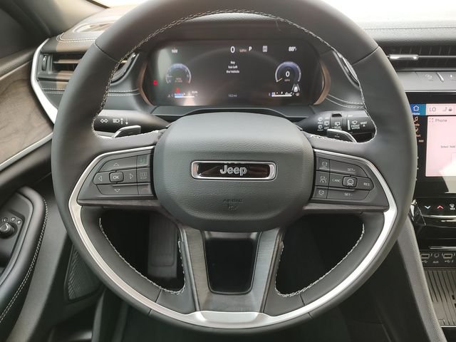 New 2026 Silver Zynith Exterior Paint Jeep Altitude image 11