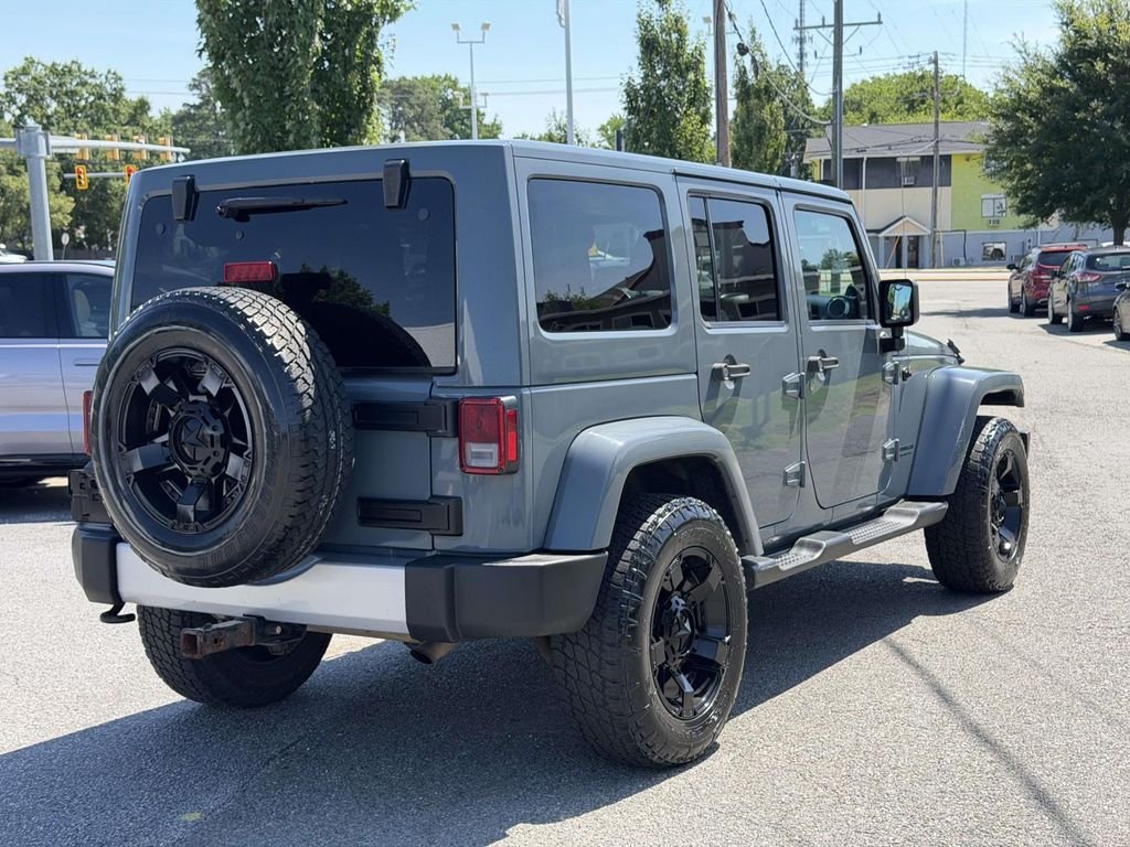 Used 2014 Gray Jeep Unlimited Sahara image 17
