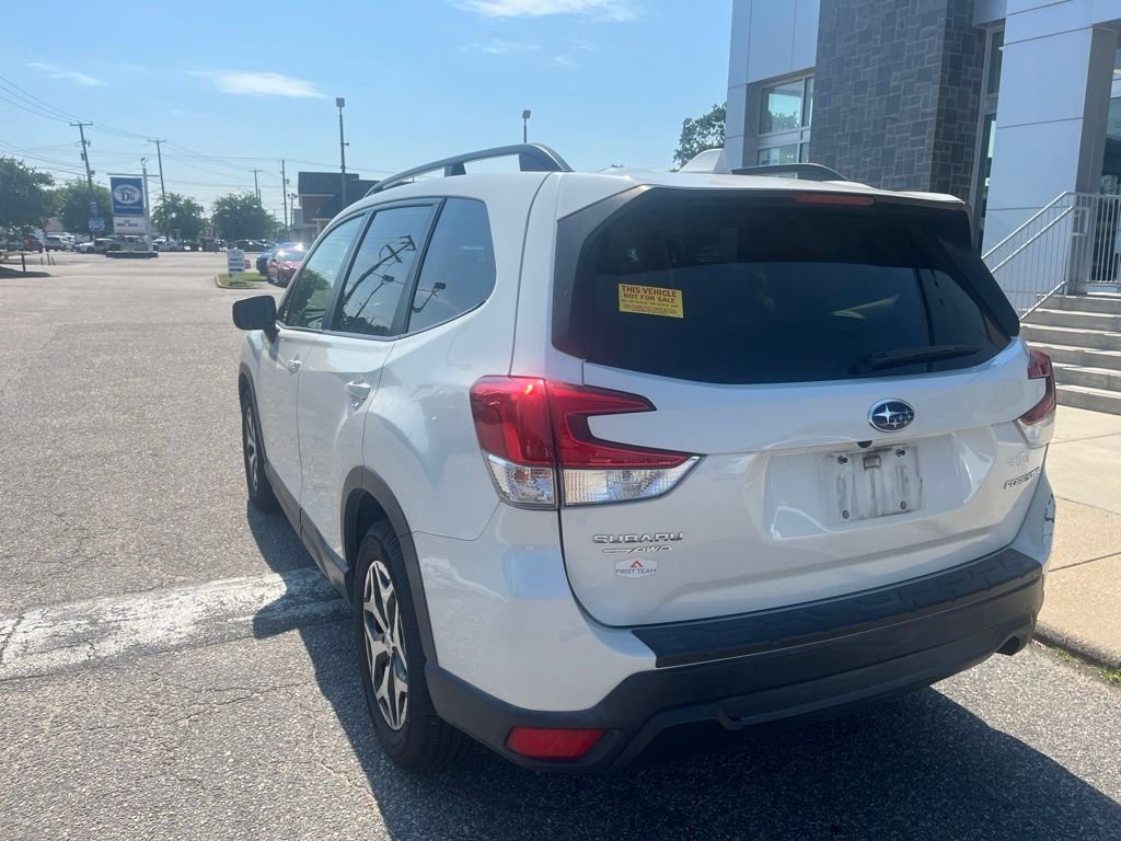 Used 2020 White Subaru Premium image 6